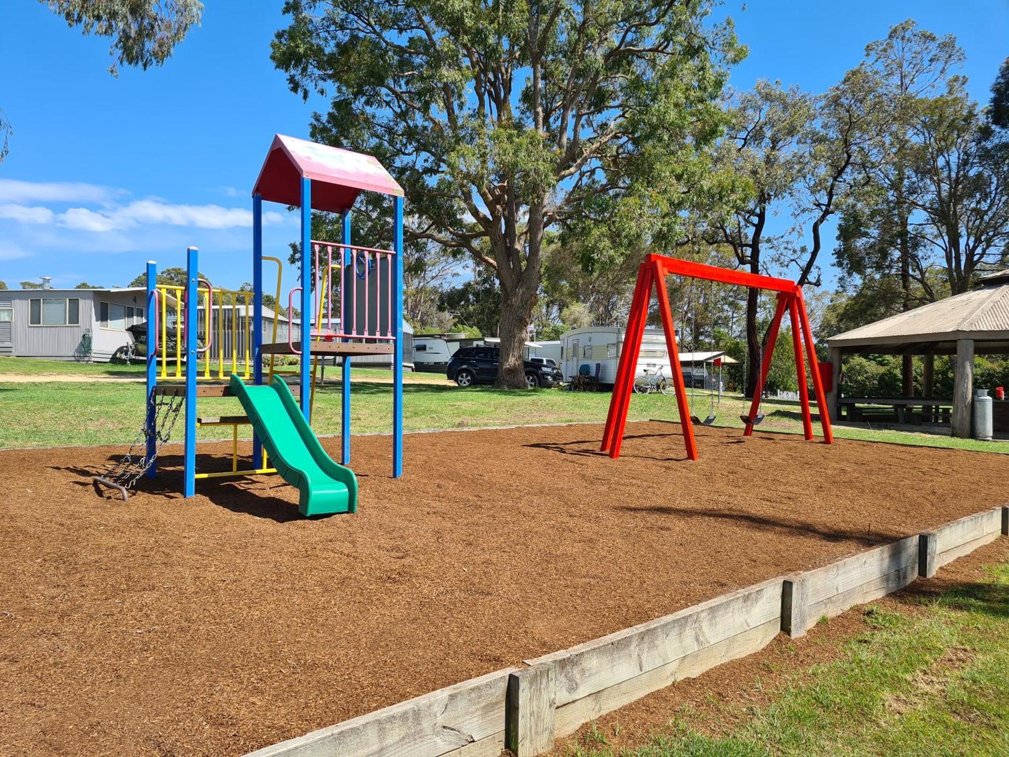 Mallacoota'S Shady Gully Caravan Park Hotel Exterior photo