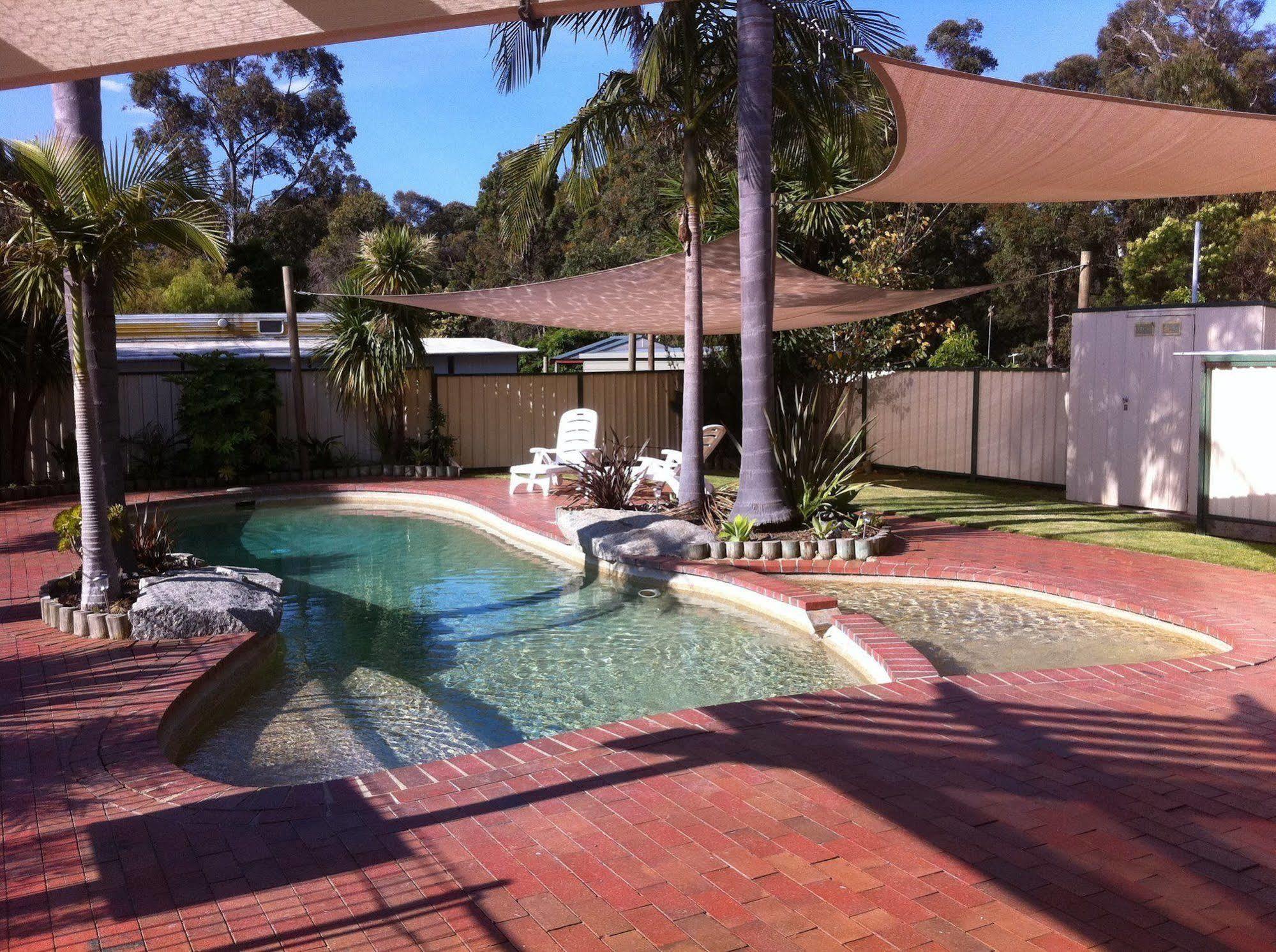 Mallacoota'S Shady Gully Caravan Park Hotel Exterior photo