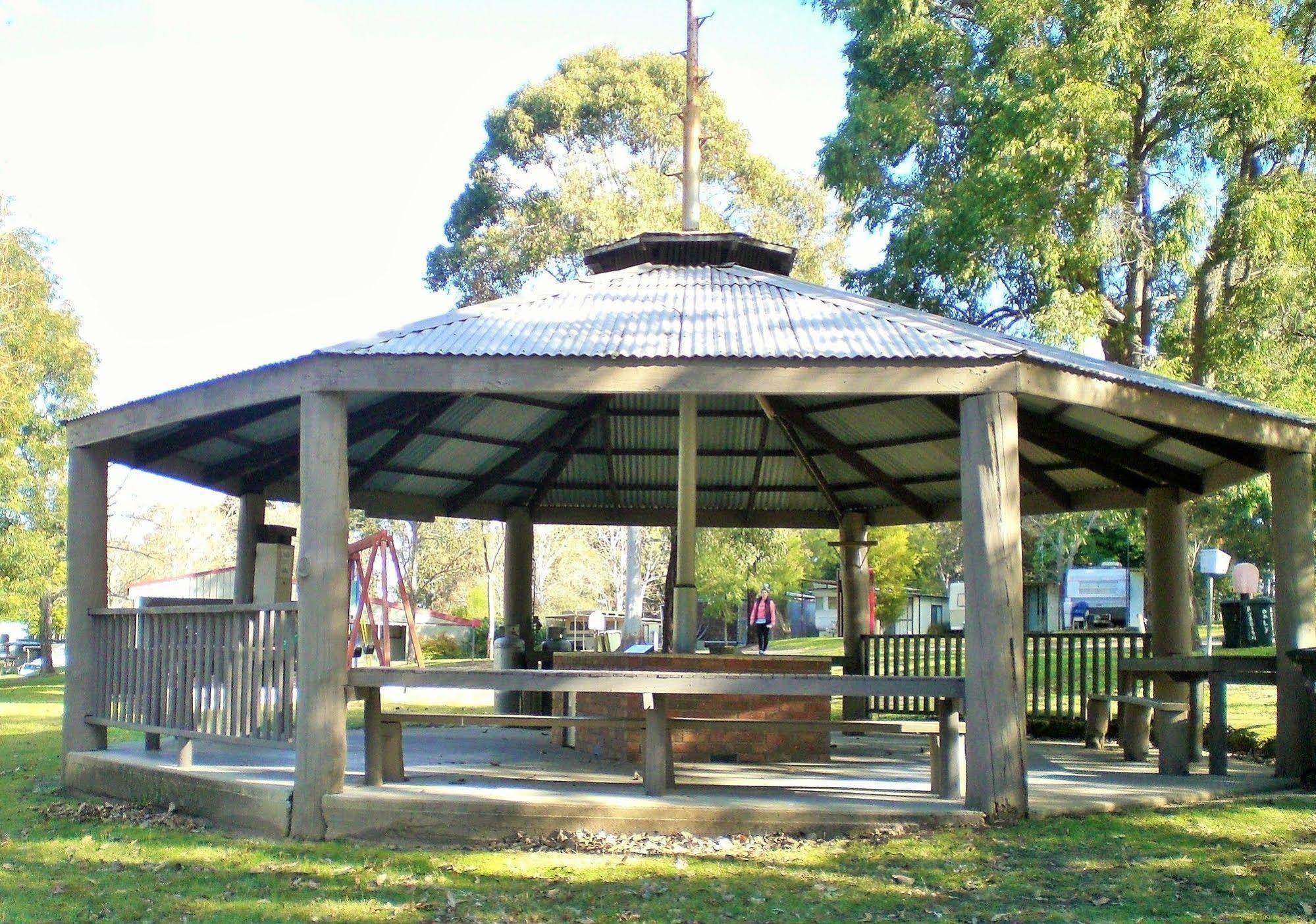 Mallacoota'S Shady Gully Caravan Park Hotel Exterior photo